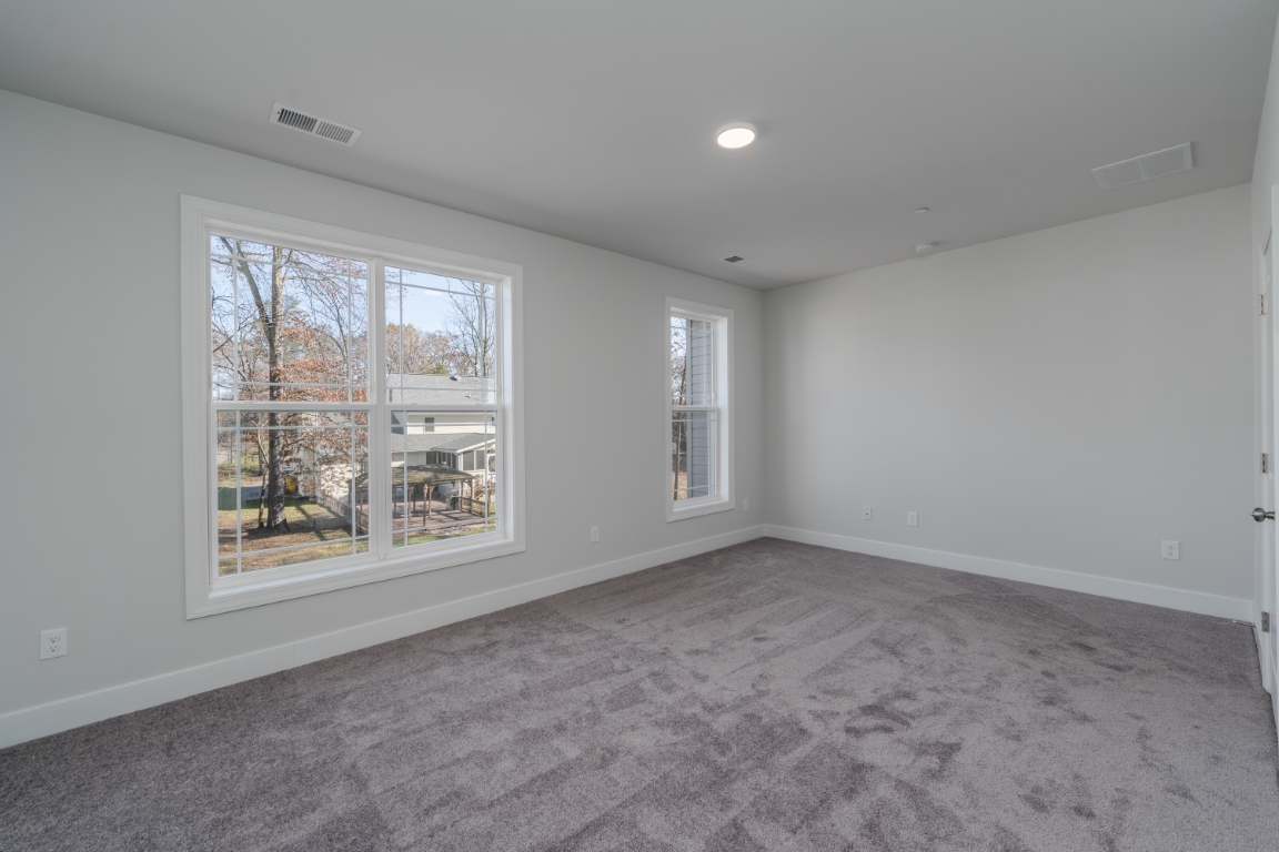 Primary Bedroom (Medium)